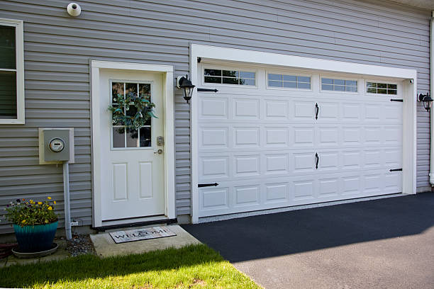 24/7 Emergency Garage Door Panel Replacement experts in Randolph AFB, TX